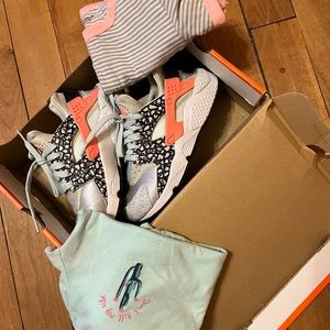 Bundle Nike with shirts